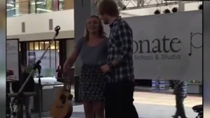 Ed Sheeran sings impromptu duet with fan