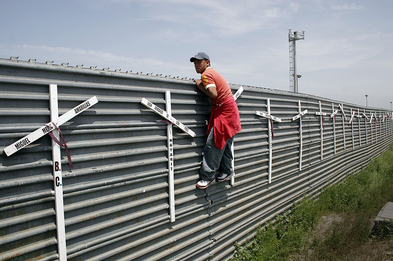 migrant-at-border
